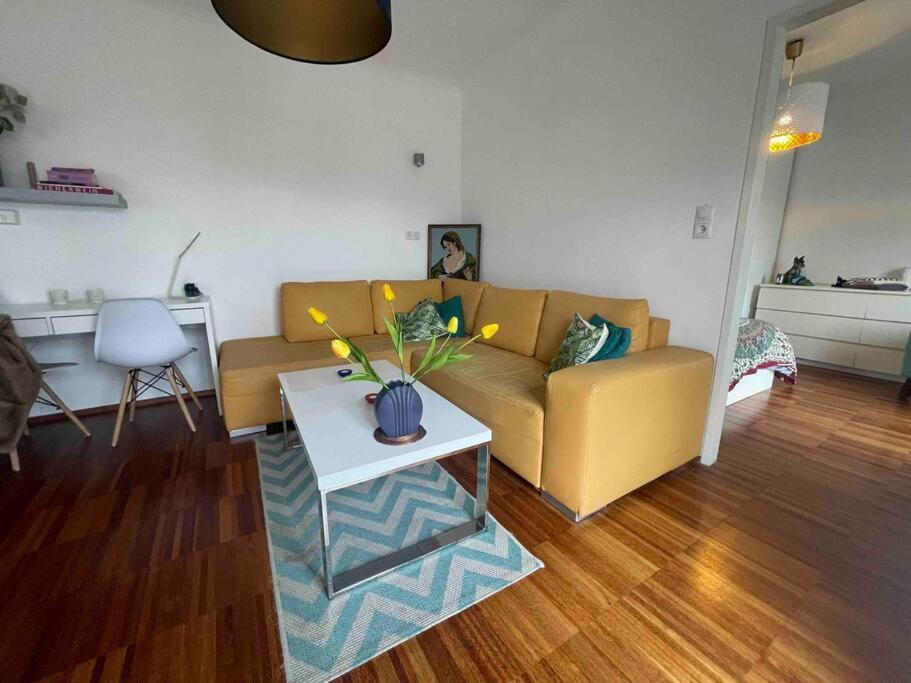 Cosy Flat With Huge Terrasse! Long Or Shortterm Apartment Vienna Exterior photo